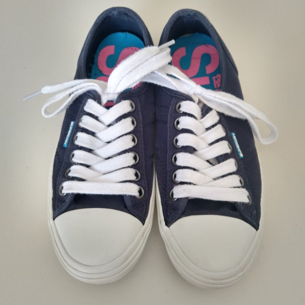 Cute n Comfy Superdry Sneakers with teal soles, good condition,  Pre-Loved, US8